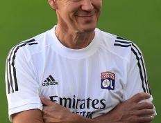 关于里昂训练开放日，关键时刻刷新队史纪录引欢呼，欧冠在即，纪律约束更严格的信息