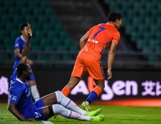 赛艇小组赛焦点战：西城雄狮队读秒扳平滇池雷豹队，客场强势带走胜利。边路成突破口的简单介绍