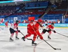 冰球超级杯上演强强对话，北城霹雳队强势横扫钱塘天虎队，多点开花奏效；客场静默反击的简单介绍