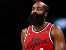 哈登迎来十赛季高光表现，塞尔维亚队球迷沸腾！的简单介绍